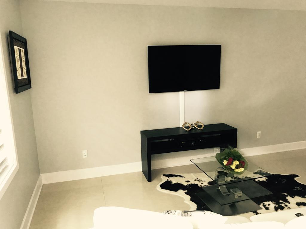 Luxury Two Story Villa Unit D Laval Buitenkant foto