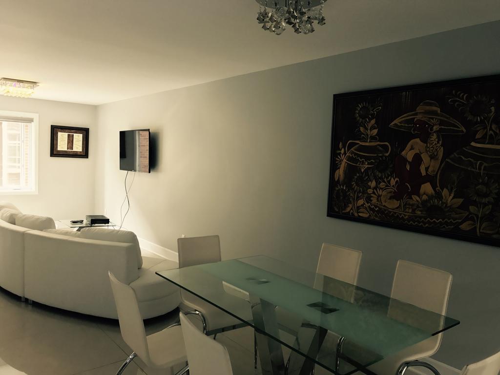 Luxury Two Story Villa Unit D Laval Buitenkant foto
