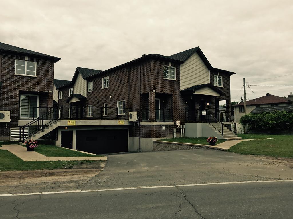 Luxury Two Story Villa Unit D Laval Buitenkant foto
