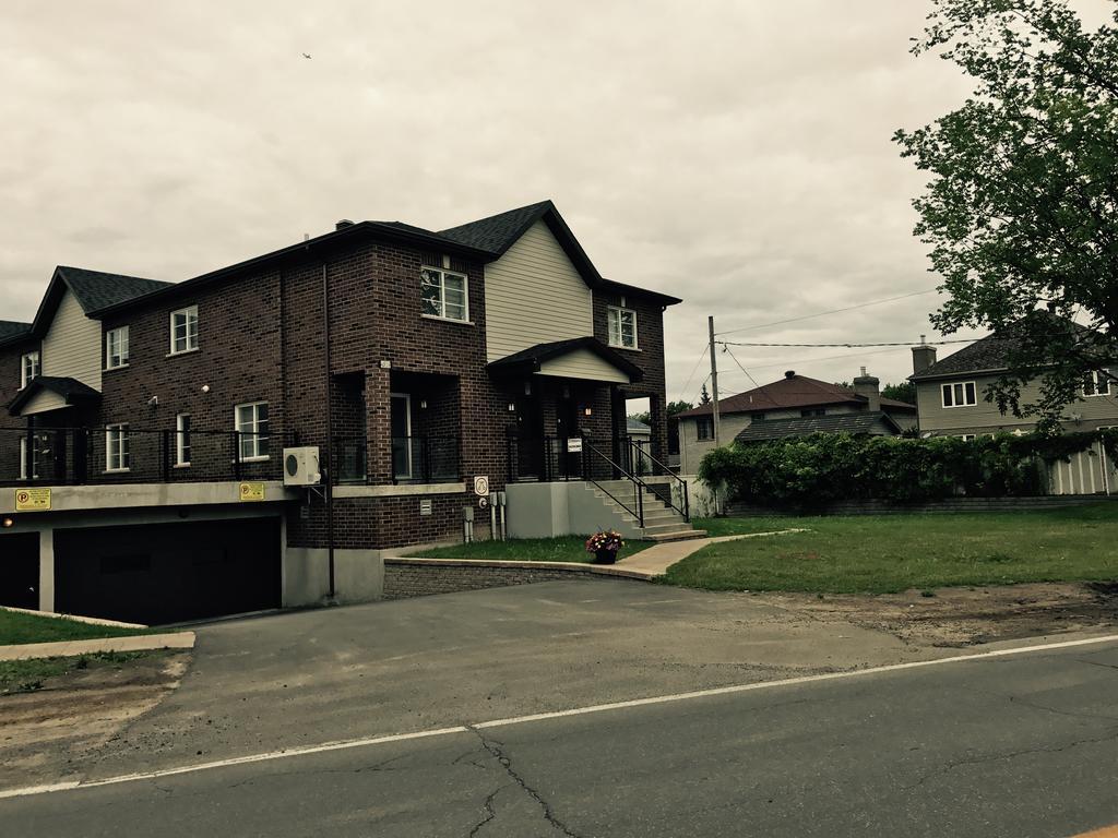Luxury Two Story Villa Unit D Laval Buitenkant foto